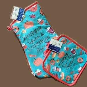 Pumpkin Spice Oven Mitt and Potholders, NWT, Orange Turquoise, Everything Nice